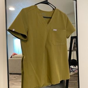 martini olive limited edition scrub set